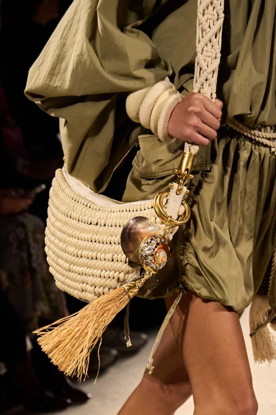 Look 54